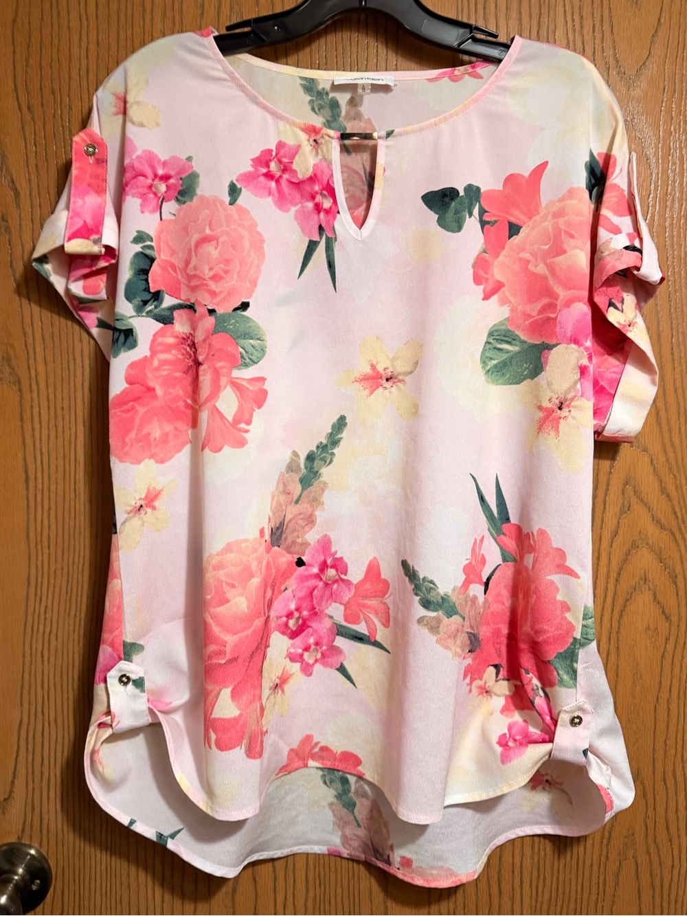 EUC Calvin Klein Blouse in Pink Floral with Keyhole and Short Sleeves